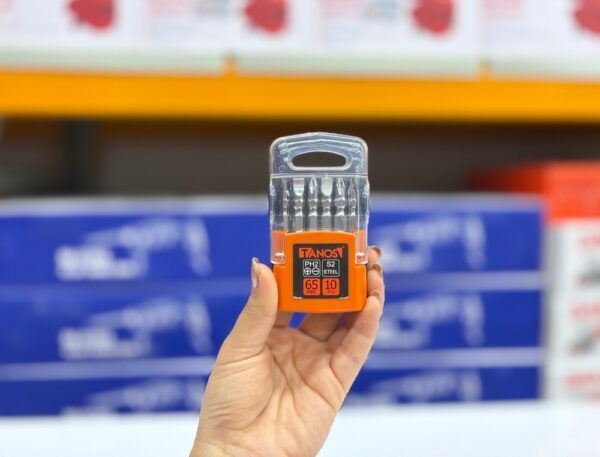 سری پیچگوشتی تانوس