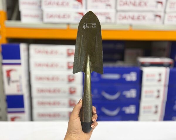 بیلچه باغ معدن شرق